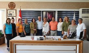 chp-il-kadin-kollari-baskani-deveciden-baskan-topalogluna-ziyaret-q94mfVFU.jpg