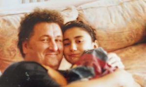 evrencan-gunduz-babasinin-sarkilarini-yeniden-seslendirme-gelenegini-surduruyor-askin-sesini-duyuyorum-zxUVLxpk.jpg