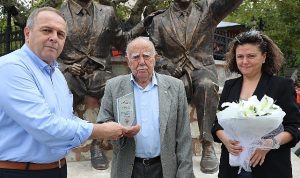 gemlikte-en-kidemli-zeytin-ureticisi-unutulmadi-Cv35HfvR.jpg