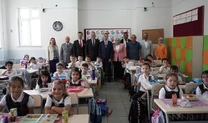 gerenli-cocuklarin-ilkogretim-haftasi-heyecanina-ortak-oldu-Stv4WRVS.jpg