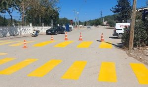 ilce-genelinde-okul-yollarindaki-yaya-gecitleri-yeniden-boyaniyor-UuYtyWfe.jpg