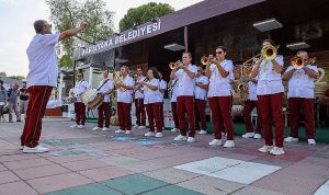 izmir-fuarinda-karsiyaka-ruzg-ri-esiyor-HIazkCMV.jpg