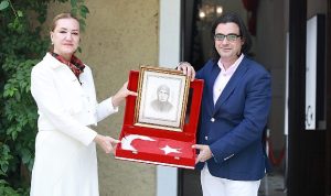 izmirin-kurtulus-gununde-deuye-anlamli-emanet-asirlik-turk-bayragi-ziyaretcilerini-bekliyor-wzRwOYtf.jpg