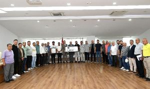 karabaglar-belediyesinden-amator-spor-kuluplerine-buyuk-destek-72glsHn9.jpg