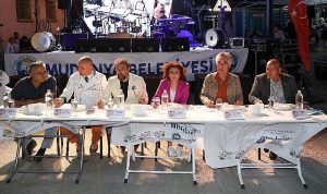 mursel-incir-senliginde-bulustu-811czFeN.jpg