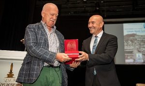 unlu-ingiliz-tarihci-mansel-kitabim-icin-geldigim-bu-kente-asik-oldum-VZmwJCB3.jpg