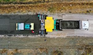 van-buyuksehirden-caldiranda-beton-yol-calismasi-XmQ4DmY3.jpg