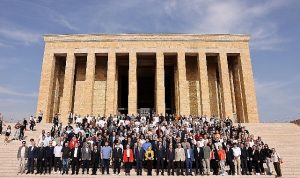anadolu-sigorta-cumhuriyetin-100uncu-yilinda-acenteleriyle-ankarada-bir-araya-geldi-TTgQuZtF.jpg