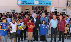antalya-buyuksehirden-serik-dikmen-ilkokuluna-spor-malzemesi-destegi-YbjF87bV.jpg