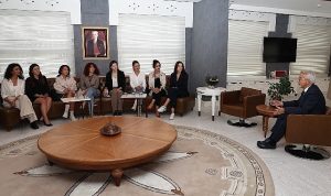 baskan-erdemden-yoga-egitmenlerine-tesekkur-OB67gMPe.jpg