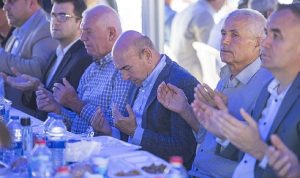 baskan-soyer-sehit-unal-sipahinin-mevlidine-katildi-1lHudO9Z.jpg