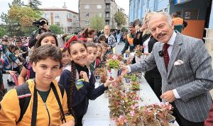 bayrampasada-okullar-begonya-ile-renklendi-yshS8TyZ.jpg