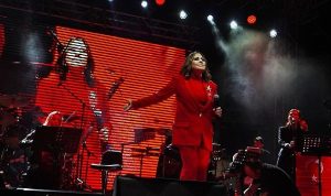 cesme-cumhuriyetin-100-yasini-coskuyla-kutluyor-qFaAJ6PG.jpg
