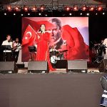 cumhuriyetin-100-yili-yonca-lodi-konseri-ile-buyuk-bir-cosku-ile-kutlandi-tzE3YE4w.jpg