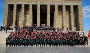 darussafakalilar-atanin-huzurunda-ecWx6e54.jpg