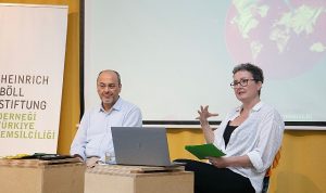 dunyada-her-yil-385-milyon-pestisit-zehirlenmesi-vakasi-yasaniyor-11-bin-kisi-hayatini-kaybediyor-24DBZWe2.jpg