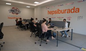hepsiburada-deprem-bolgesinde-6-ayda-1700-yeni-girisimci-ve-19-milyar-tllik-ticaret-hacmi-78gymVqN.jpg