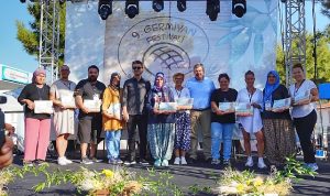 izmirliler-9-germiyan-festivalinde-bulustu-fuvsR88M.jpg