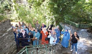 karsiyakali-kadinlardan-tire-kultur-turu-d81c3INB.jpg