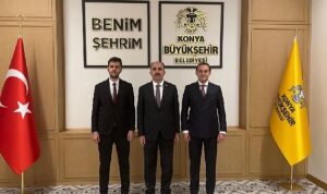 konya-buyuksehir-belediyesi-genclik-meclisi-baskanligini-devralan-kilci-ve-onceki-baskan-tekin-baskan-altayi-tERt16xn.jpg