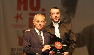 kucukcekmecede-100-yil-konserinde-cem-adrian-sahne-aldi-QJrWT6sD.jpg