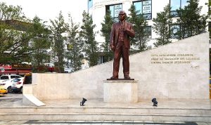 menderes-yeni-meydanina-kavustu-gIgs7WUJ.jpg