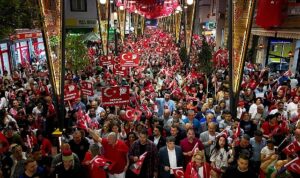 menemende-cumhuriyet-kutlamalari-fark-yaratti-acsxDAZX.jpg