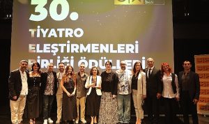 tiyatro-elestirmenleri-birliginden-nktye-yilin-oyunu-odulu-4kdcvU8y.jpg