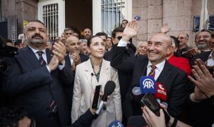 baskan-soyere-destek-cig-gibi-buyuyor-MBzw7TVR.jpg