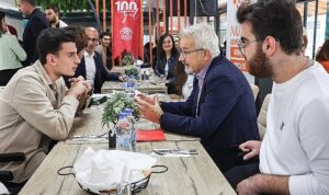 baskan-turgay-erdem-universite-ogrencileriyle-bulustu-g9j9hw61.jpg