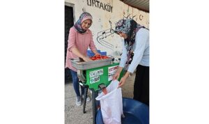 buyuksehirden-kumlucali-kadinlara-domates-sikma-makinesi-Q3HrYNSH.jpg