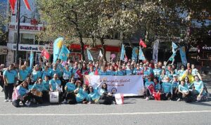cumhuriyetin-yuzleri-egitim-icin-kosuyor-kampanyasina-destekler-devam-ediyor-Wat1PM8Z.jpg