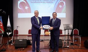 egede-turkiye-cumhuriyetinin-100-yili-ve-azerbaycanin-ulusal-lideri-haydar-aliyevin-dogumunun-100-yili-vaxivb1g.jpg