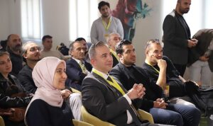 girisimciler-ve-yatirimcilar-12-acik-kapi-is-dunyasi-ile-bulusma-etkinliginde-bir-araya-geldi-uhPVLsbE.jpg