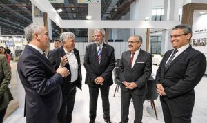 izmirde-emlak-insaat-ve-kentsel-donusum-fuari-basladi-dzzx5GKj.jpg