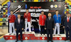 karate-sampiyonasinda-kagitspor-ruzg-ri-7Jd2gU4x.jpg
