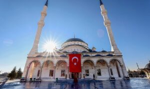 kurtulus-bilal-i-habesi-camii-ibadete-acildi-xIDvGDSG.jpg