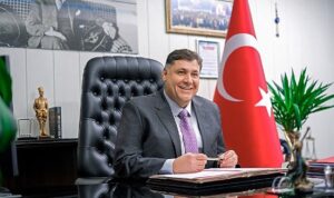 mendereste-ogrencilerin-cebi-de-yuzu-de-guluyor-SOrk2Hxk.jpg