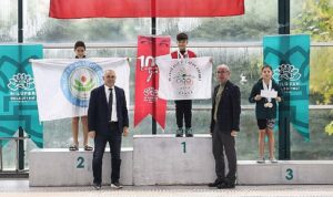 nilufer-belediyesi-yuzme-yarismasinda-dereceye-girenler-odullendirildi-fErTdsKw.jpg