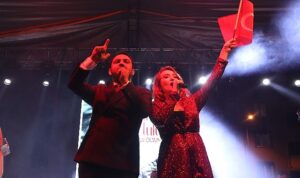 sarayda-cumhuriyet-ve-kurtulus-coskusu-birlesti-4JwYHWKN.jpg