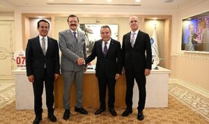 tobb-baskani-hisarcikliogludan-baskan-boceke-ziyaret-FCllN5Bv.jpg