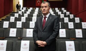 zksmde-koltuklar-sehit-olan-gazzeli-cocuklara-ayrildi-apwRuvSy.jpg