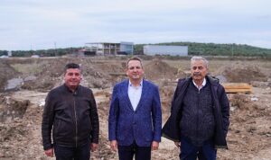 altinovaya-modern-kapali-pazaryeri-geliyor-eFCFCDhU.jpg