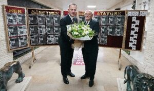 baskan-calik-ogretmenlerle-bir-araya-geldi-S6khfb1E.jpg
