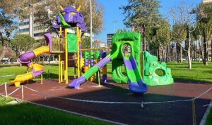 bayrakli-parklariyla-guzel-7bT6l3CZ.jpg