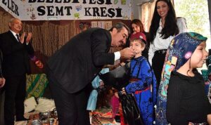 cocuklardan-yerli-mali-haftasi-etkinligi-wYAPNOuM.jpg