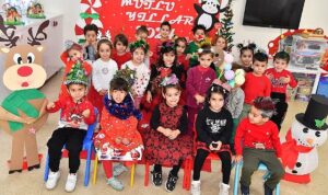 cukurovada-miniklerin-yeni-yil-kutlamasi-C3pwMqEC.jpg