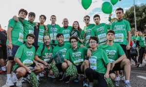 darussafaka-tarih-bagis-rekoruna-imza-atan-kosucularini-odullendirdi-w3Q7LEt4.jpg