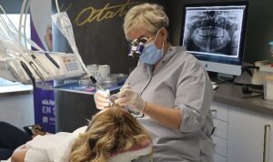 dijital-dis-hekimligi-ile-biyolojiyi-koruyan-implant-wLOTC3ba.jpg