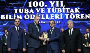 doc-dr-fatih-kocabasa-tuba-gebip-odulu-vQGFu7l6.jpg